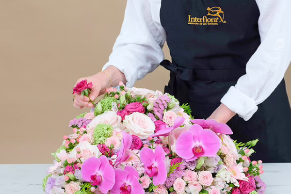 Arranjos florais para cemitério com orquídeas